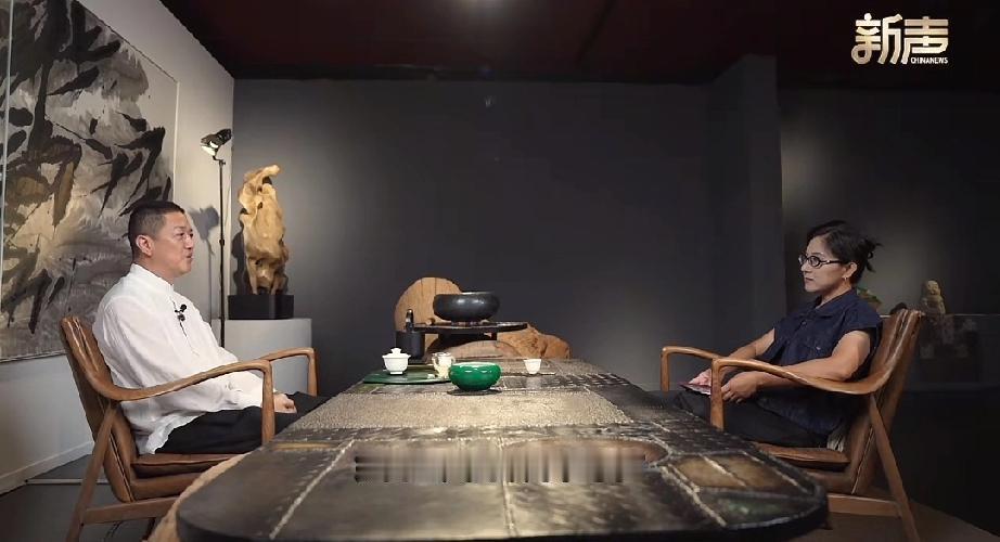 让人意外的回答为何当红时息影？李亚鹏说：“当一个明星的时候巨大的获得，我心不安