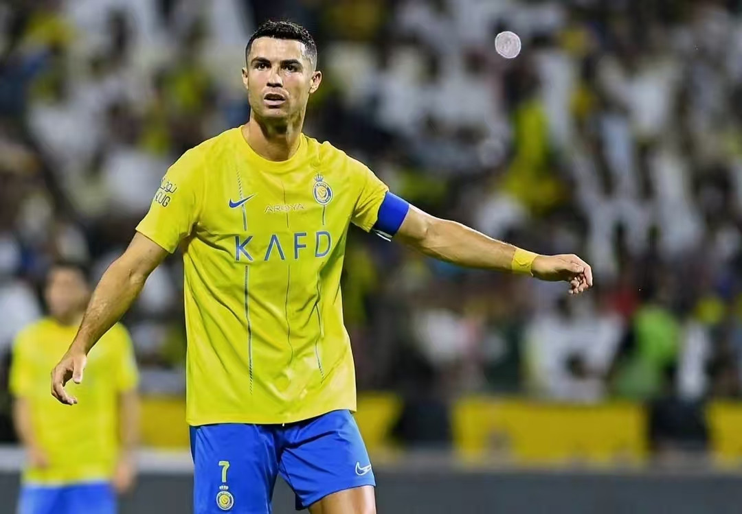 C罗无可奈何！今晨，沙超联赛第13轮，利雅得胜利客场2:3不敌吉达国民，遭遇