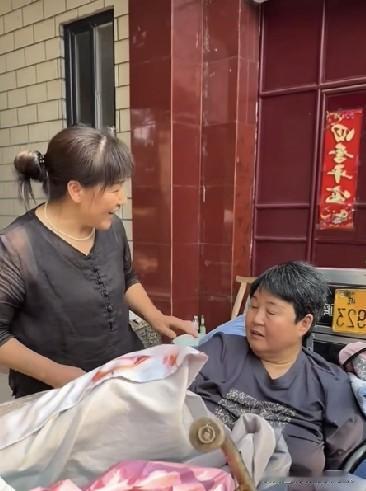 小故事！大飞的丈母娘经过一个多礼拜的治疗，今天出院啦。可惜高锐她后