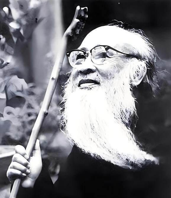 1949年，张大千散尽家财，弄到了三张飞机票。这架飞机，是最后一架前往我国台湾的
