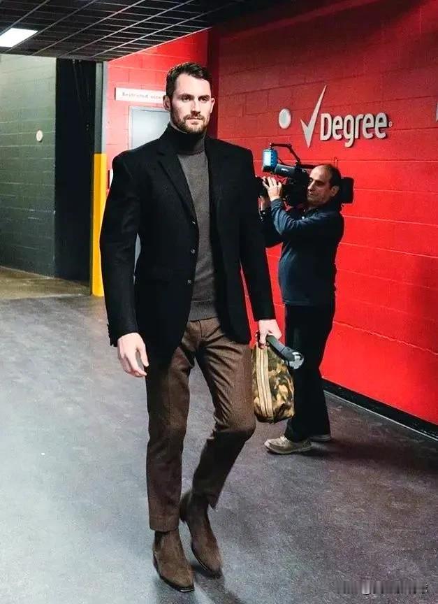 6位在进化的老将，哈登和库里不是最强！乐福36岁场均5.3分，37岁至今7.