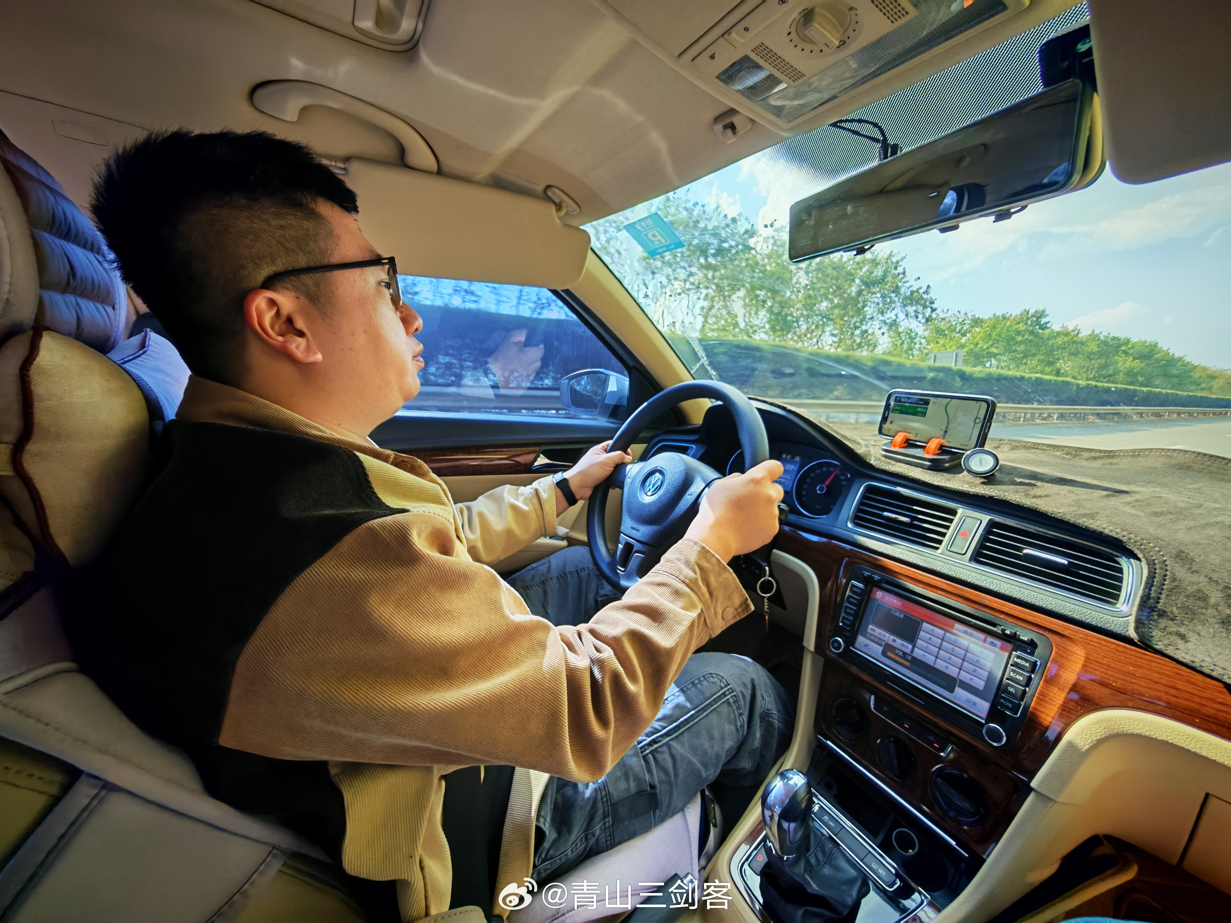 过年期间，开着老旧燃油经济适用小车跑了一大圈云南，13年前的大众朗逸动力和油耗也