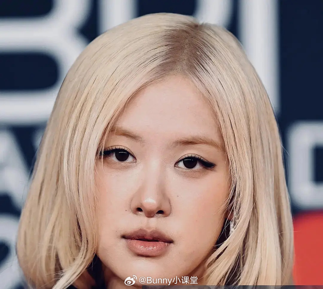 震撼，朴彩英的造型师爆料朴彩英这七年来，每两周就会漂一次发根……Blackpi
