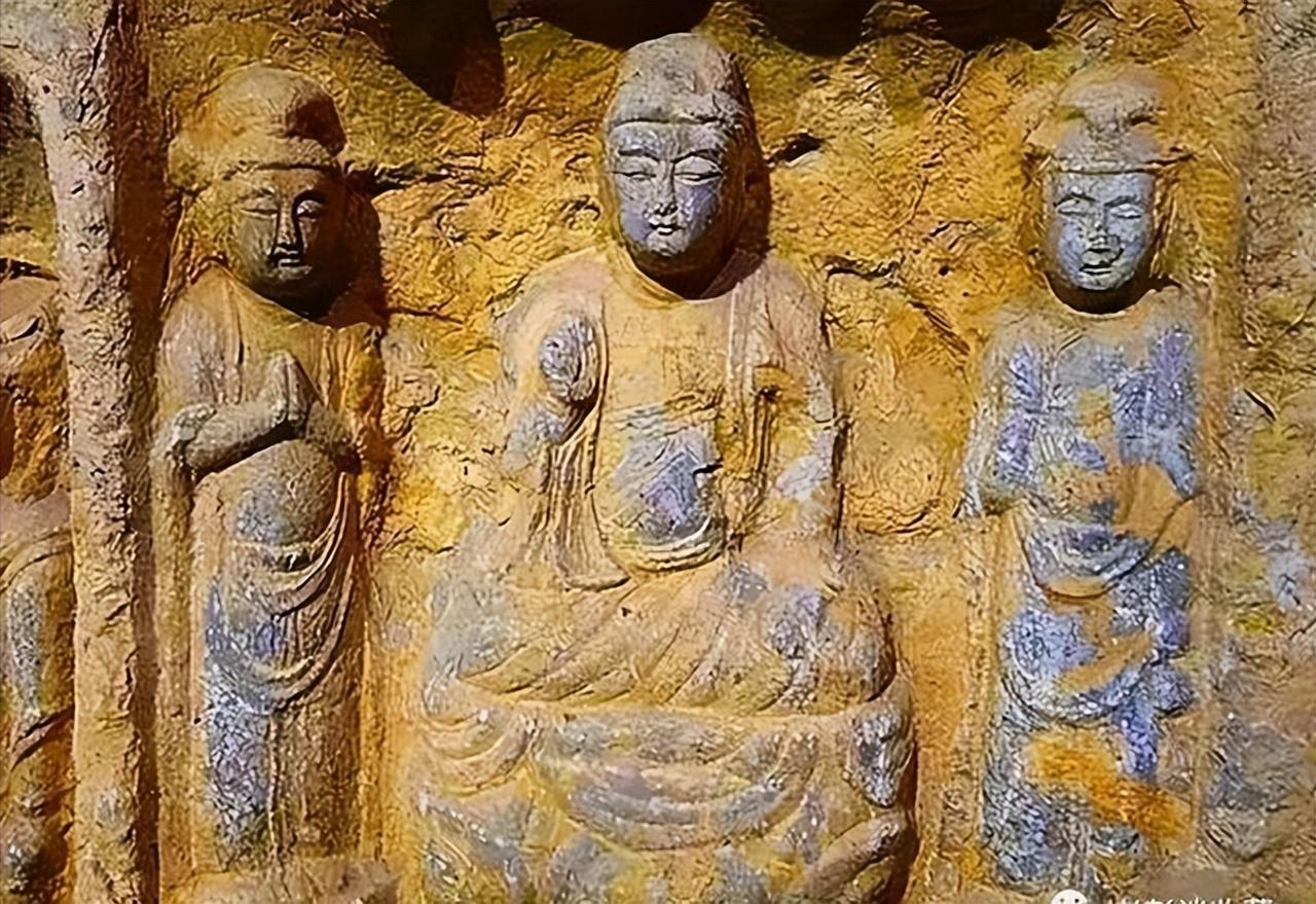 1981年，徐州一收破烂的老头，正在村里打转，突然，他看见一农妇家中神龛上，供奉