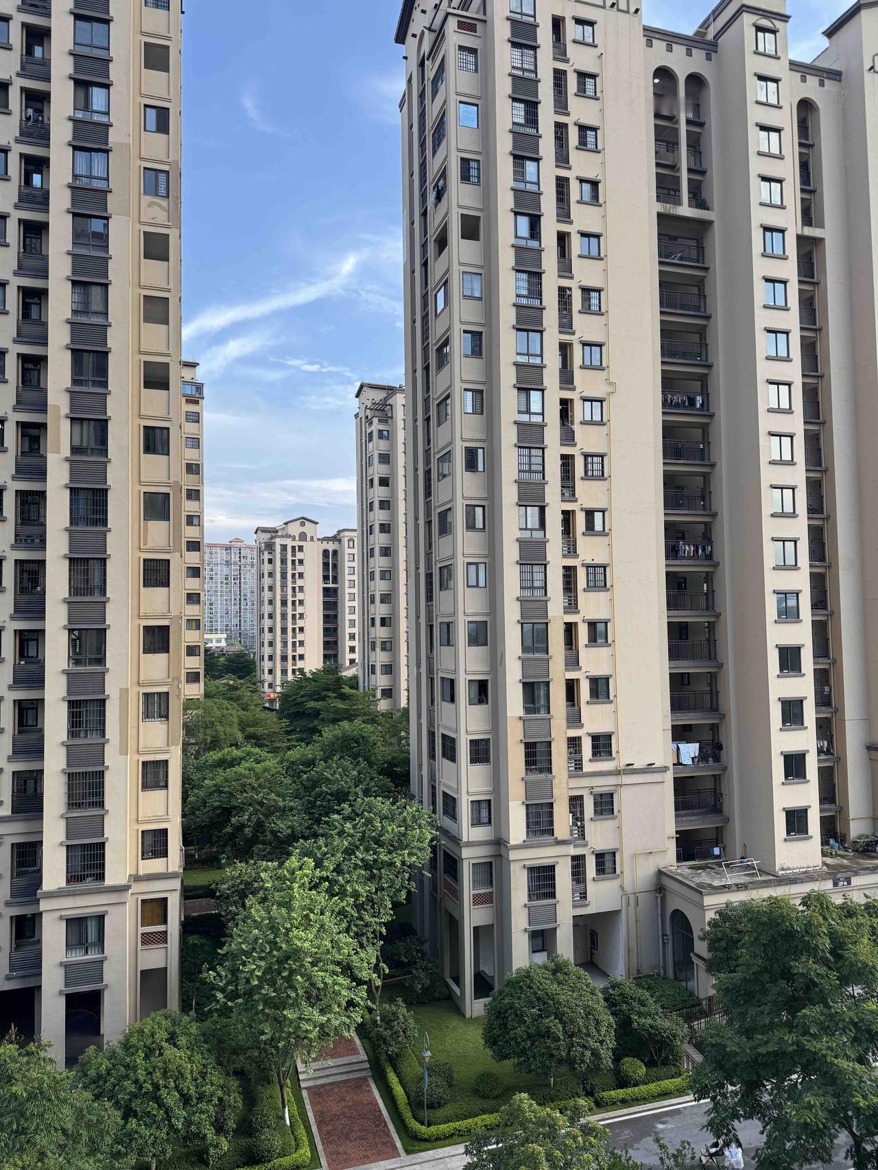 房子租出去后，再次接到中介来电，说可以全权代理，我只管每月收租金就好，其他不用管