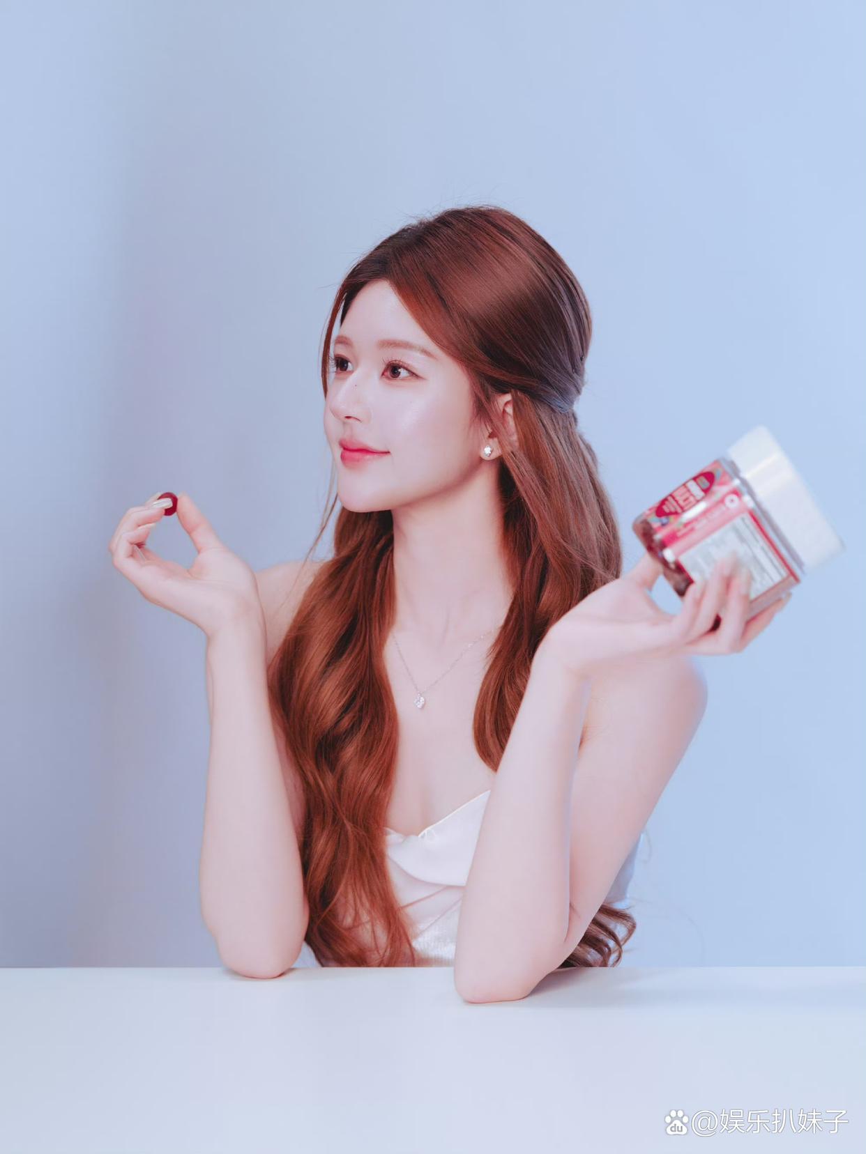 1.白敬亭跟前任已经基本扯皮清楚了，两人留在对方家里的东西也都收拾干净了，就连联