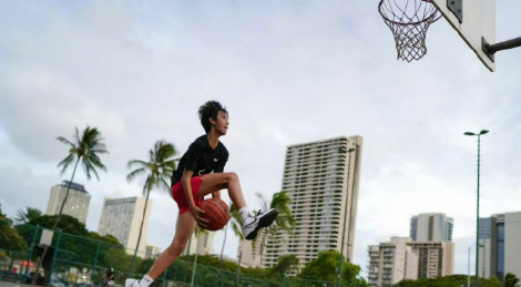 邓超晒照为儿子庆生，父子变兄弟了，等等好像孙俪啊！​​​