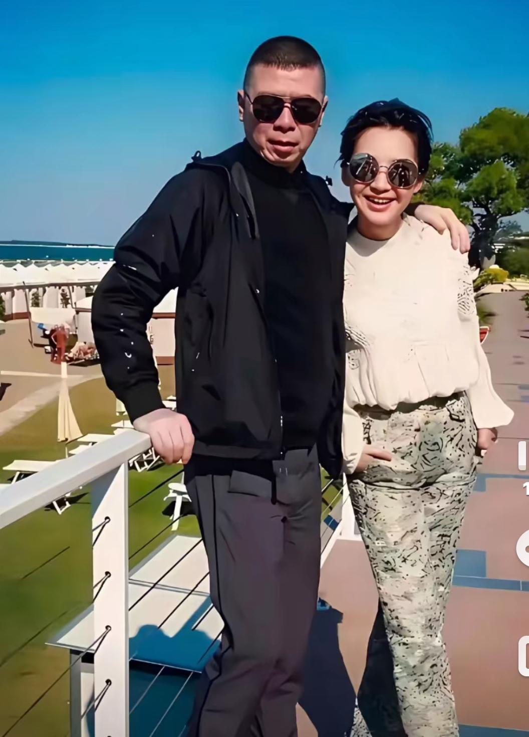 冯小刚邀约许晴出国游玩，她一句推脱，直接断了二人交情冯小刚早前热情邀约许晴出