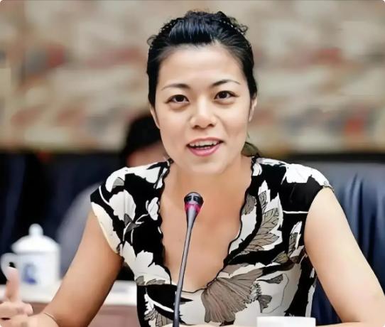 复旦大学陈果教授说：“人老了，千万不要享清福，只要你身体没有大毛病，你必须每天都