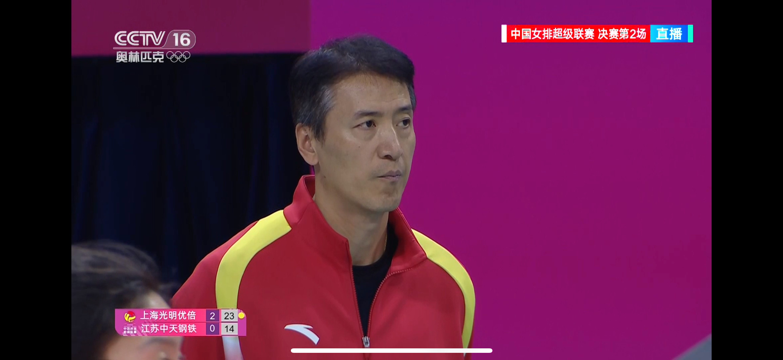 施海荣：“淡定”的代名词不管场上主攻一传崩成啥样都不换，就知道换副攻（最大的问题