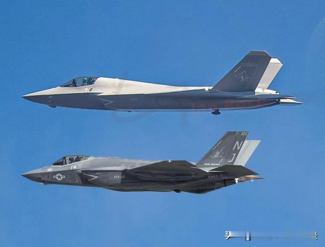 通过歼35和F35的对比图可以直观看出，歼35颜值高出F35不少。而且歼35