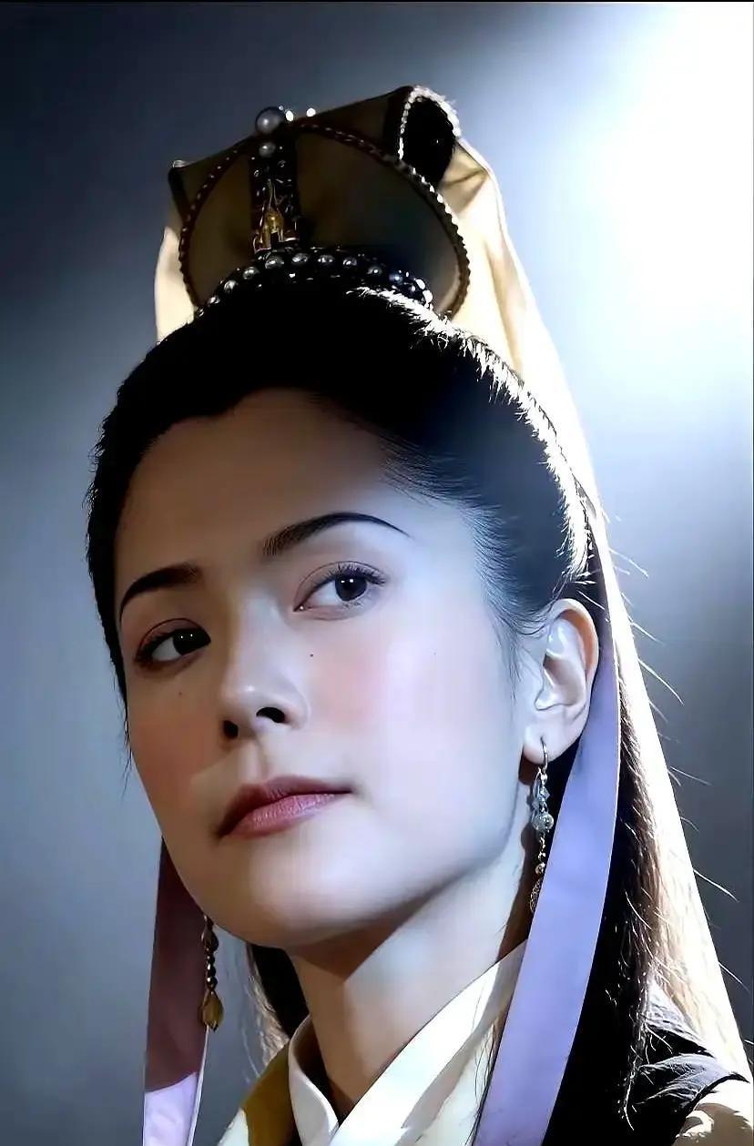 新版《寻秦记》评分3.9时，TVB当年单集服装预算够拍一整部网剧。他们请国学顾