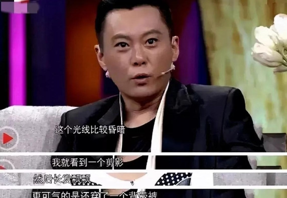 当年，曹颖第一次带男友王斑见父母，没想到，他竟然跟准岳父吵了起来。曹颖父亲说：“