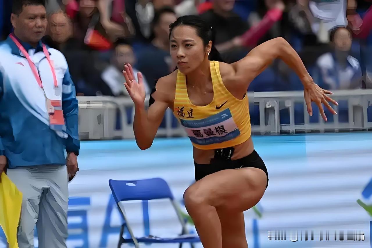 差一点破世界纪录太牛了2025年全运会田径赛场好成绩并不多，最值得夸耀的是葛曼