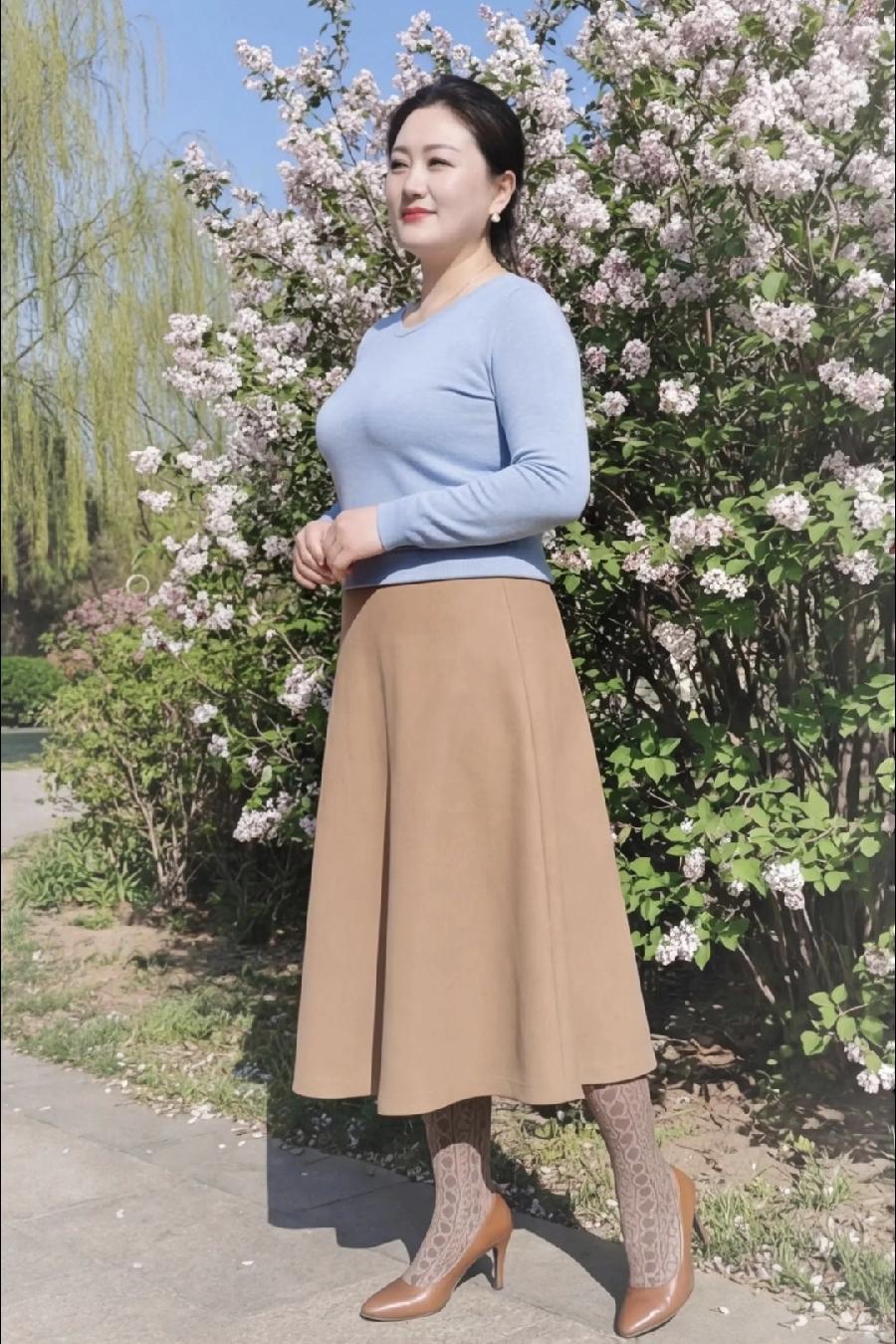 给我叔介绍的女朋友，大家猜猜她多大年纪了？