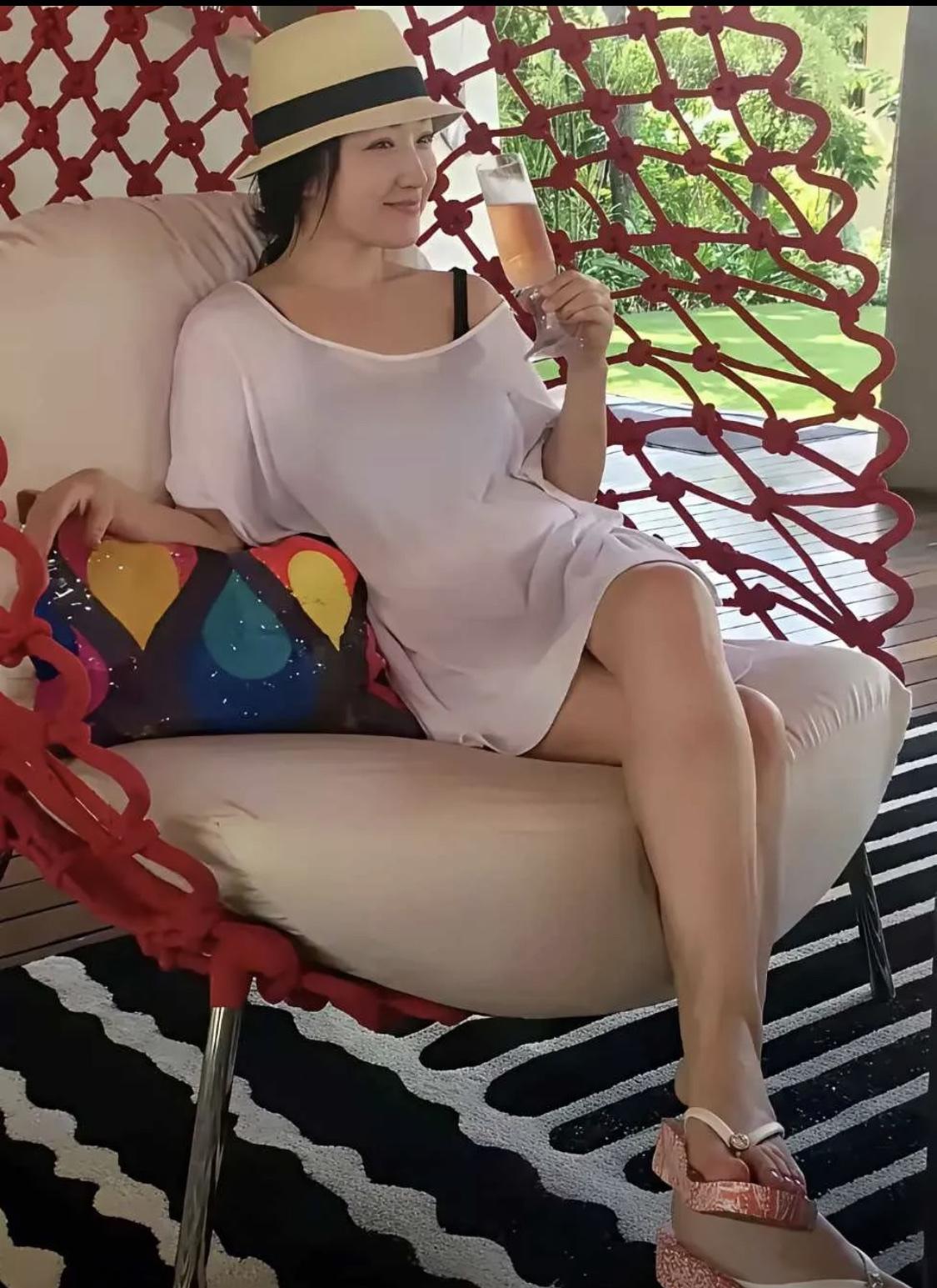当年的女神，岁月几乎没在她身上留下什么痕迹，你们还认识吗？