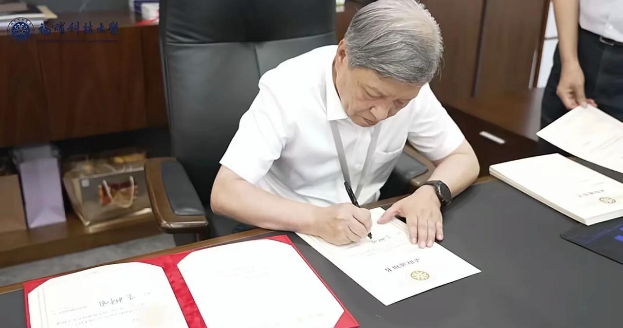 为福耀大学点赞为王树国校长点赞今年福耀大学的招生工作已经圆满结束。50名学生
