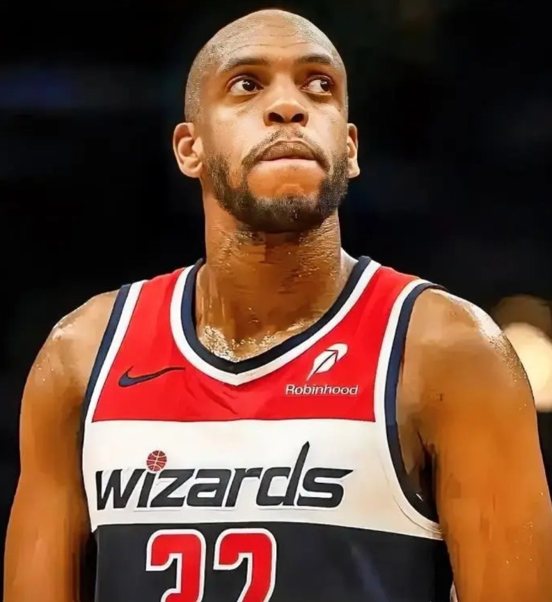 高薪，却低能！本赛季未能打出身价的超巨，名单如下——1-乔治，不配超巨！本