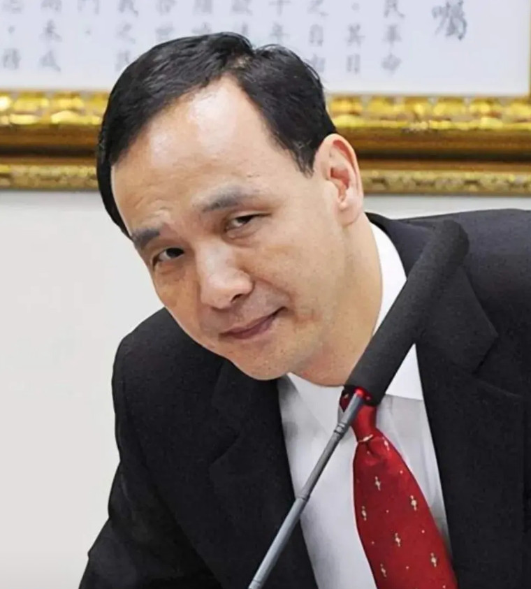 这个事件已经看透台岛政治人物没几个好鸟，不光民进党，连国民党也是！世界大学生运动