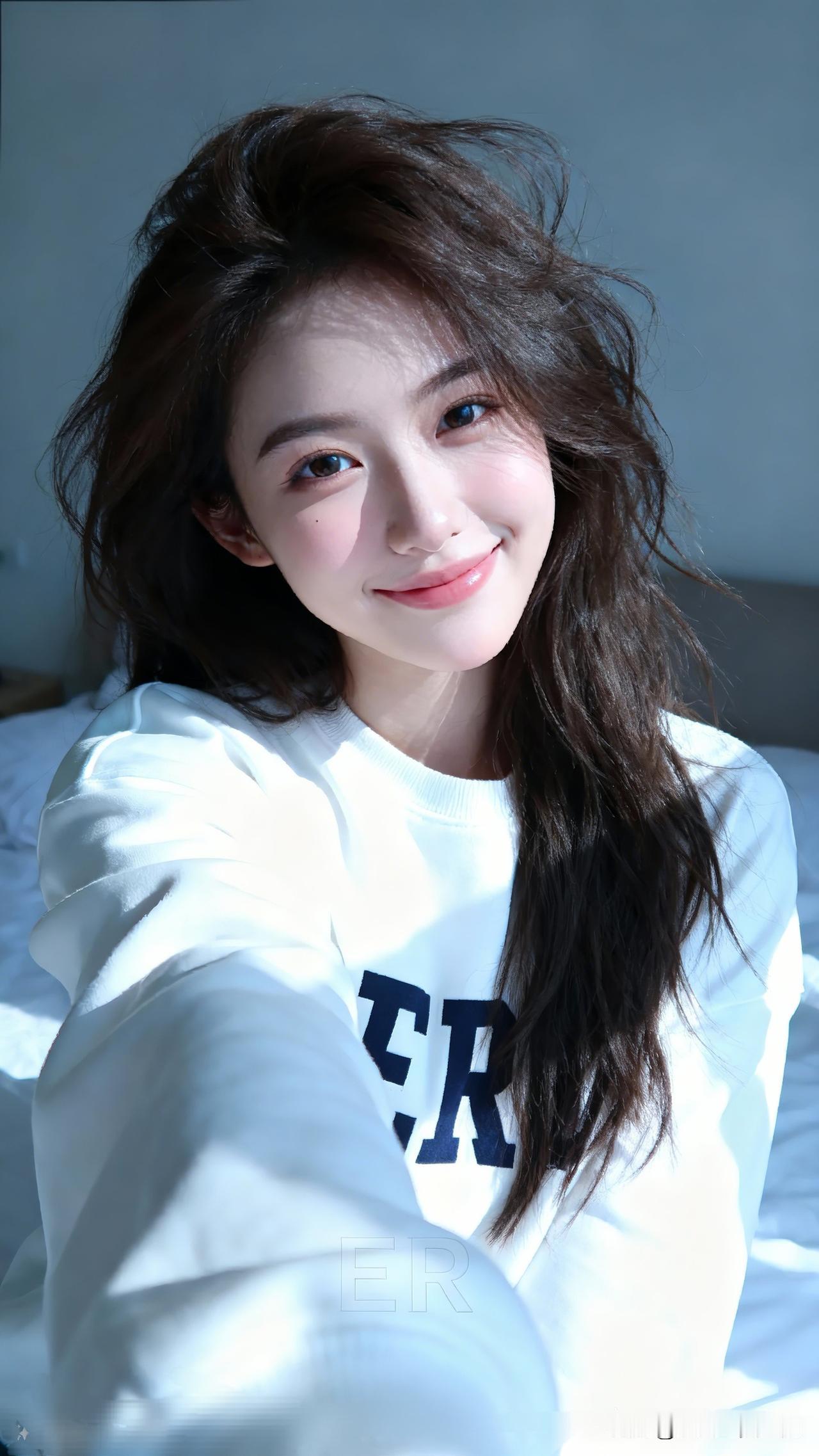 笑靥如花，岁月静好。来一张你认为最治愈的笑容元气满满的一天，从微笑开始！😊?