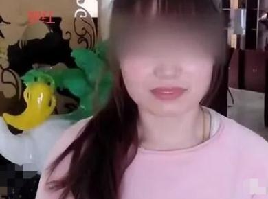 贵州毕节，一男子在外打工，家里父母怀疑儿媳出轨，便打电话叫他回来捉奸。连蹲4