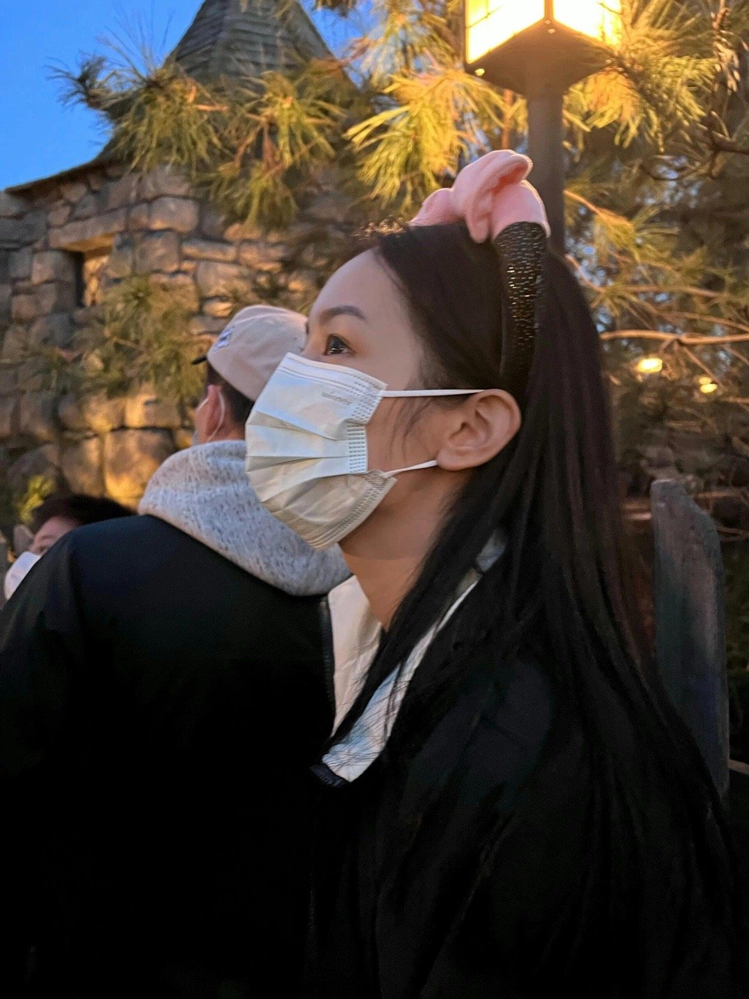 你是周也那她是谁颜值与幽默并存！周也的抽象让我明白：真正的美女，连搞笑都是好