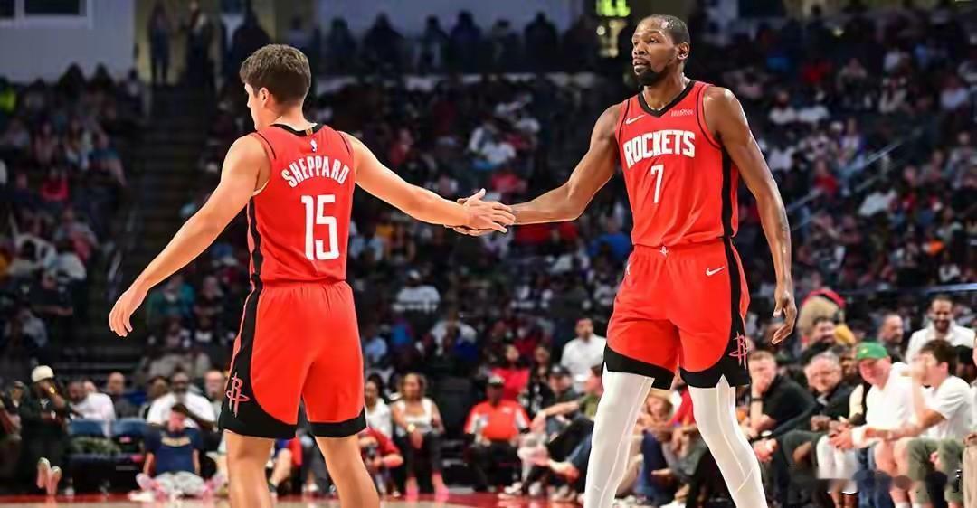 杜兰特2记三分球价值连城，火箭队处心积虑就是要这样效果火箭主场117-113通