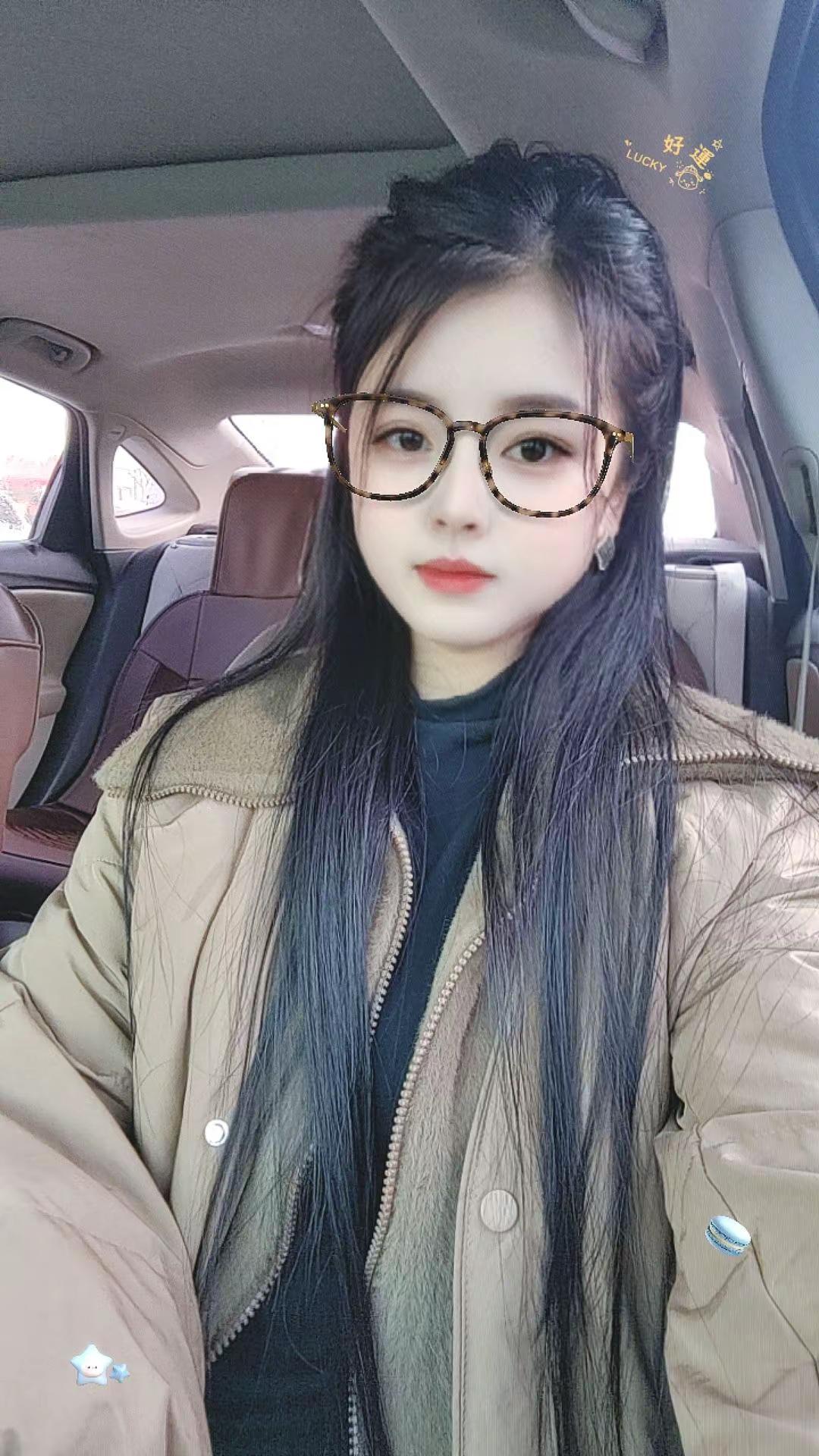 姐妹们你们的新年战袍都安排了吗？俺家大哥说不管孬好必须买买买🙈😍