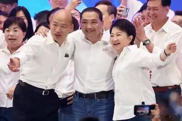 国民党所谓的三子“秃子”“汉子”都被民进党的“英子”和“赖子”打趴下，秃子趴窝三