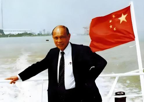 1986年英国女王访华的时候，国家找霍英东借车，没想到霍英东直接买了一辆与英国女