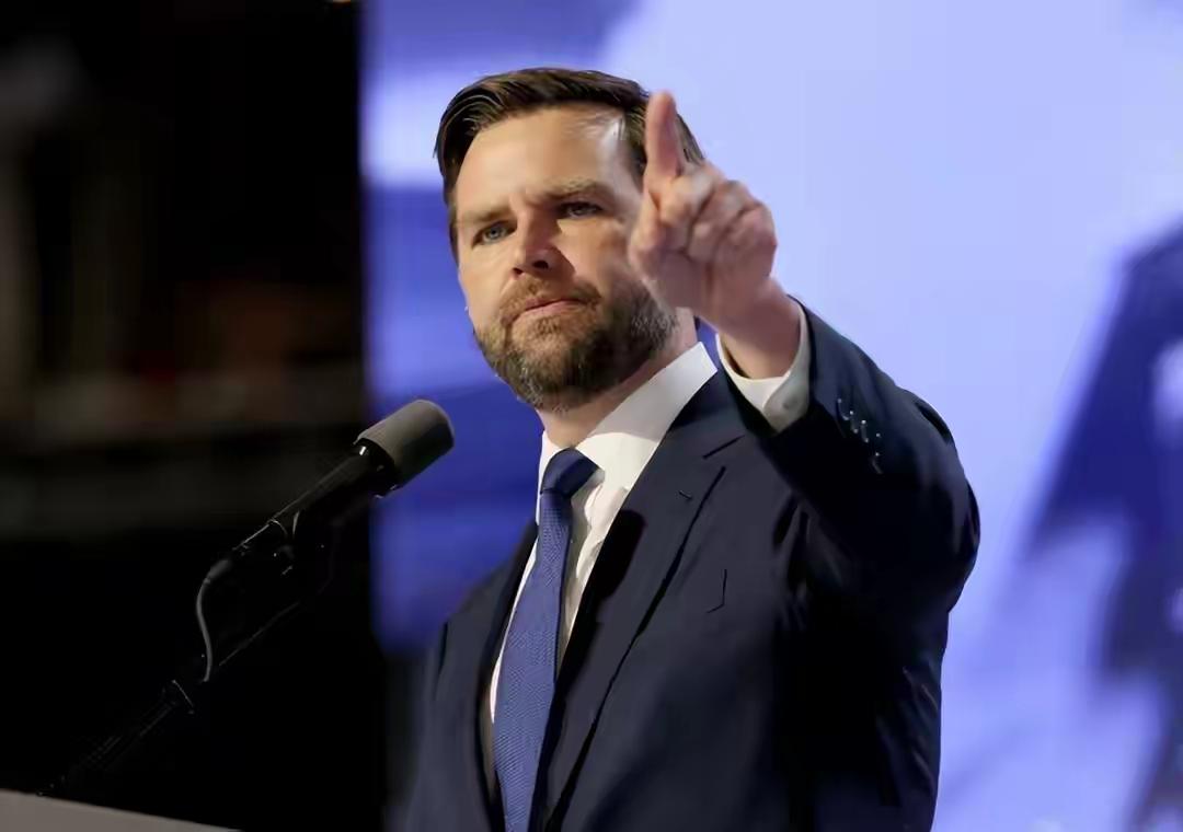 太具讽刺意味了！当地时间2月20日，美国最高法院裁定特朗普的大规模关税政策违法，