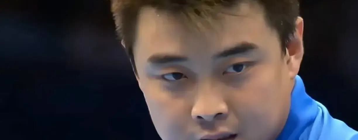 .大家发现了吗？12年的伦敦奥运会上，王皓对战张继科，最后的那个眼神，电视剧也演