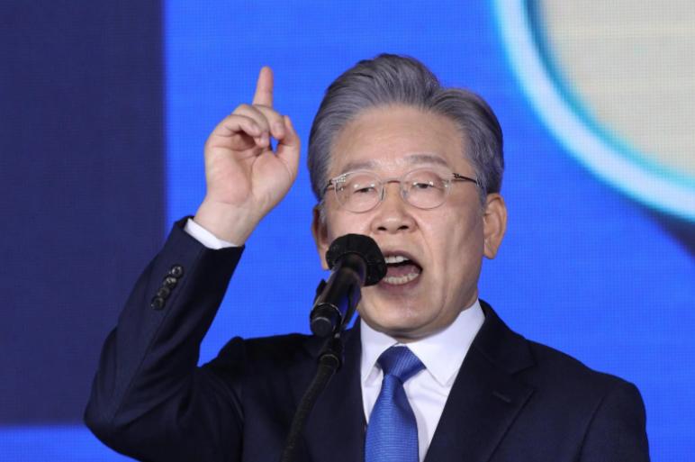 韩国还没等到王毅来访，美国的巴掌先甩过来了【综合消息】据韩国媒体8月12日报道