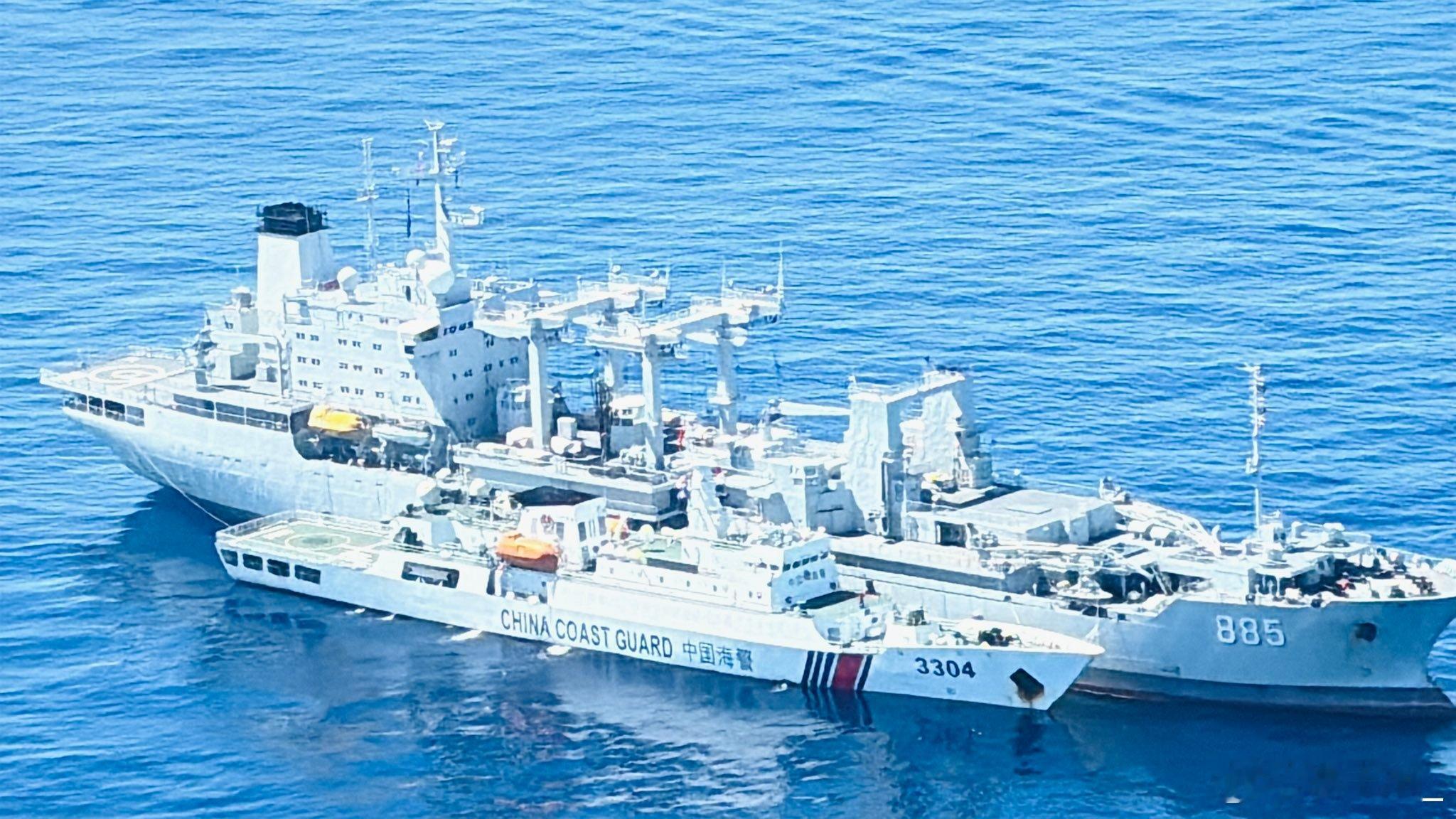 自从菲方发现黄岩岛潟湖内有浮标后，突然紧张起来，菲海警的小型机这几天几乎天天侵闯