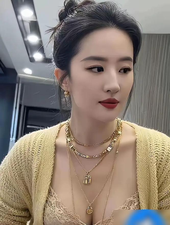 都说猫人花1500万请刘亦菲是血赚，你怕是没看懂，真正躺赢的，是那个一分钱没花，