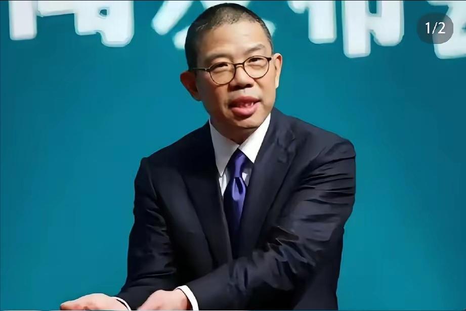 身家5300亿的中国首富，掏出1个亿不捐清北、不捐海外名校，偏偏砸给老家