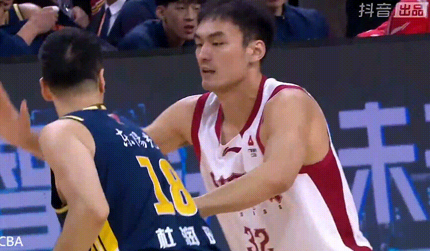焦泊乔前面打得挺好啊，突然派杜润旺上来送失误看不懂这操作广东男篮vs山西男篮