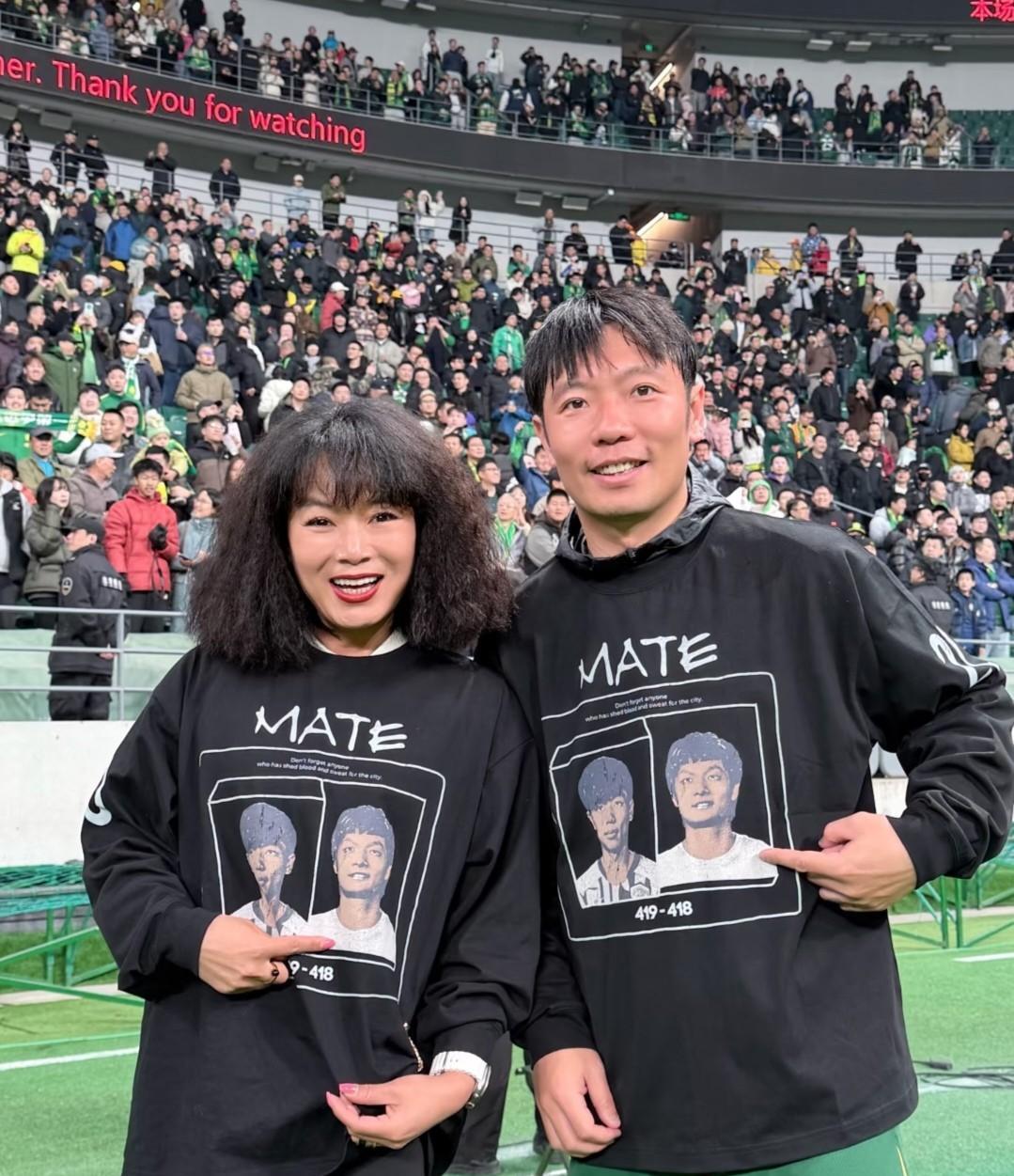 传奇永无止境，偶像一直被超越！中超联赛收官之战，随着张稀哲再次替补出场，他的出场