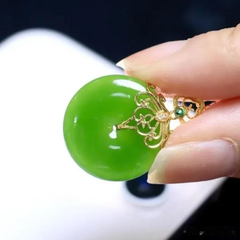 都说女人偷吃藏的好,藏的天衣无缝,我看未必,那是你老公比任何人更懂你,他只