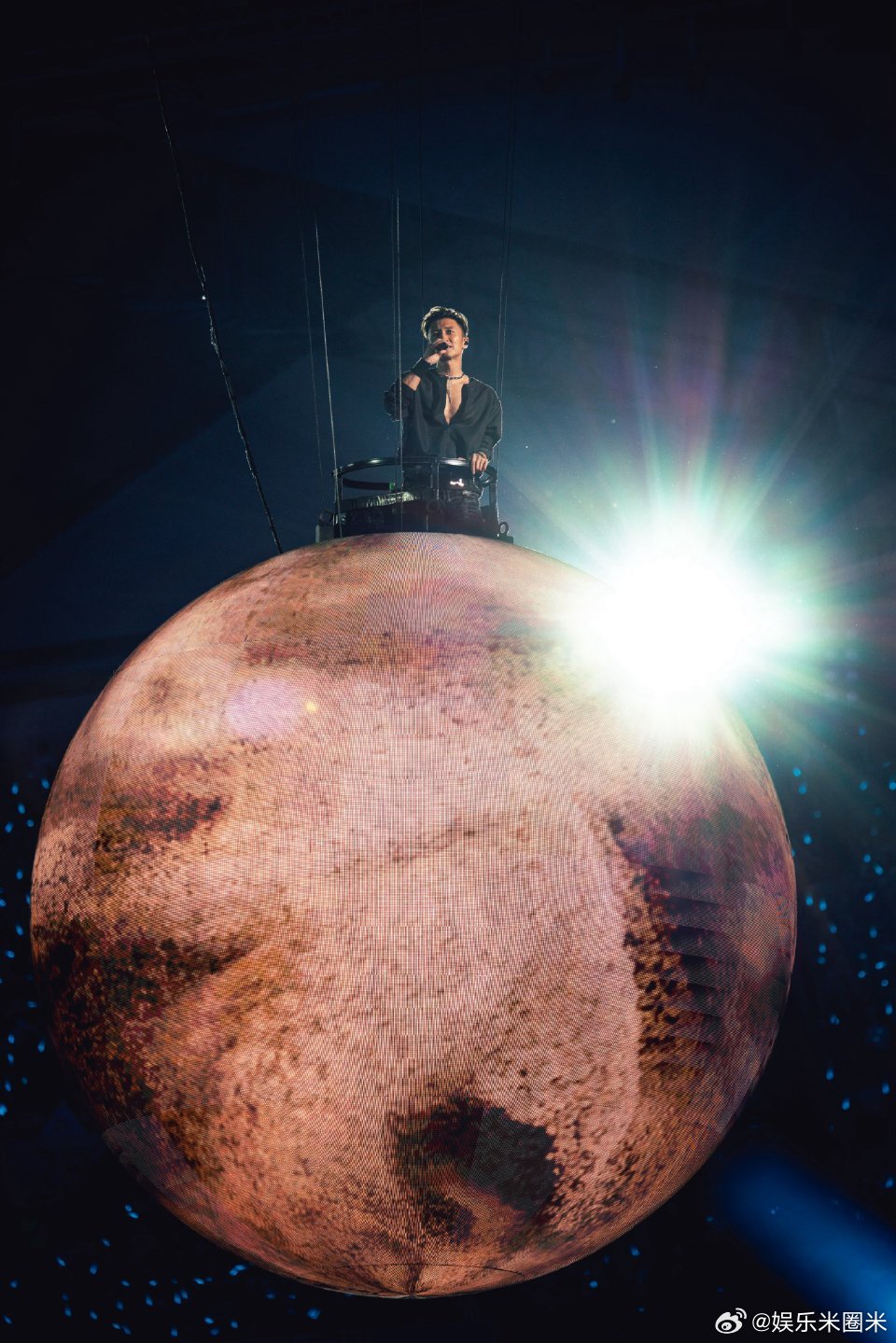 谢霆锋深圳演唱会排面被深圳演唱会上的谢霆锋钓成翘嘴了谢霆锋深圳演唱会真的杀疯了