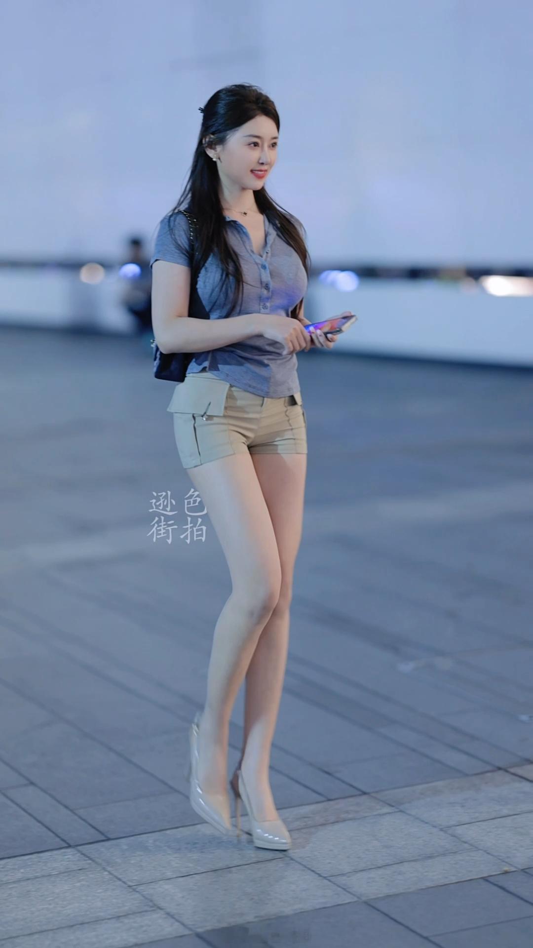 【成都街拍】妩媚动人。丨摄影拍照每日穿搭​​​