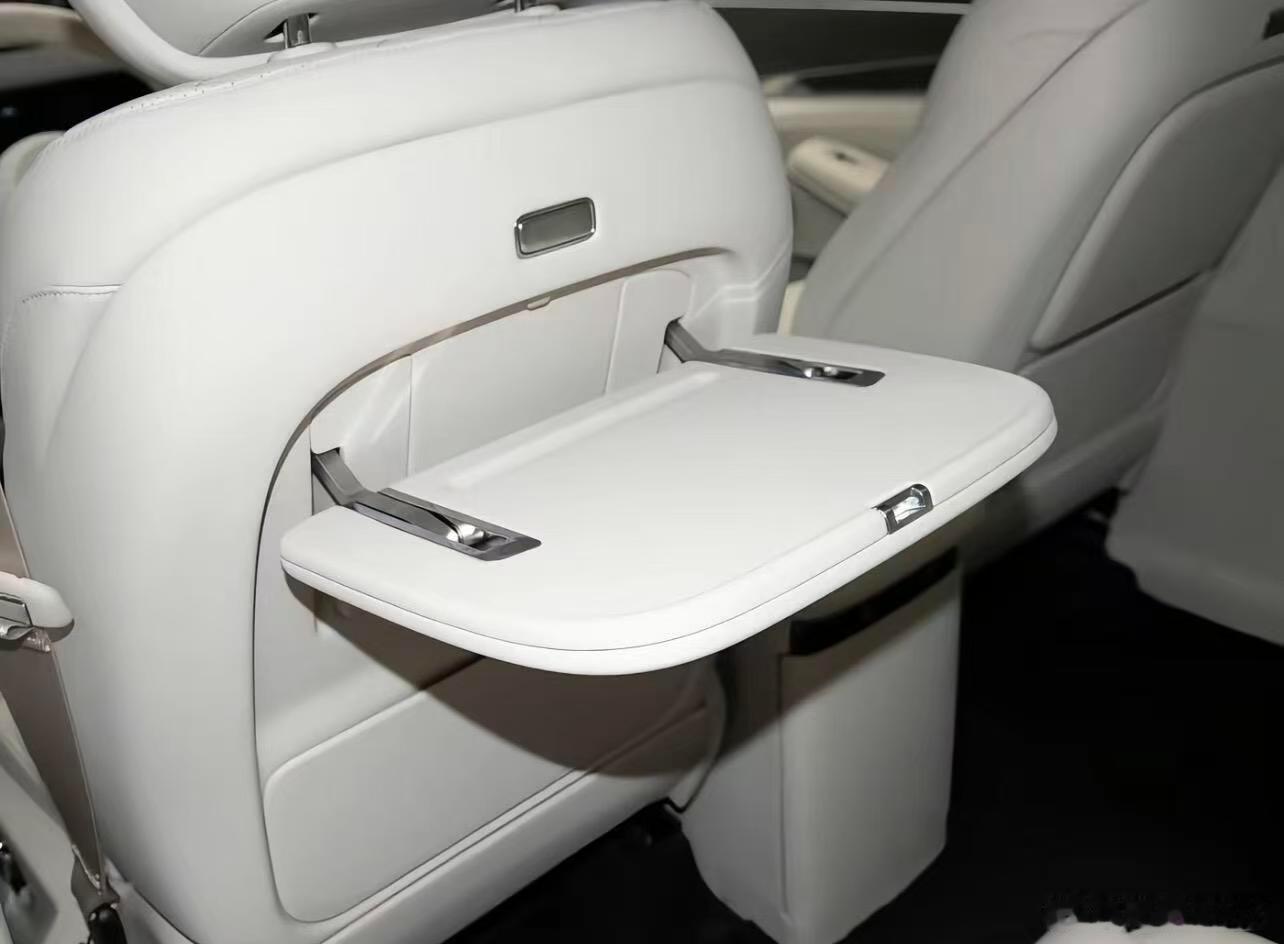 比亚迪王朝大唐！2+2+3七座布局，全家皆有舒适位。家用大空间，舒适不将就。