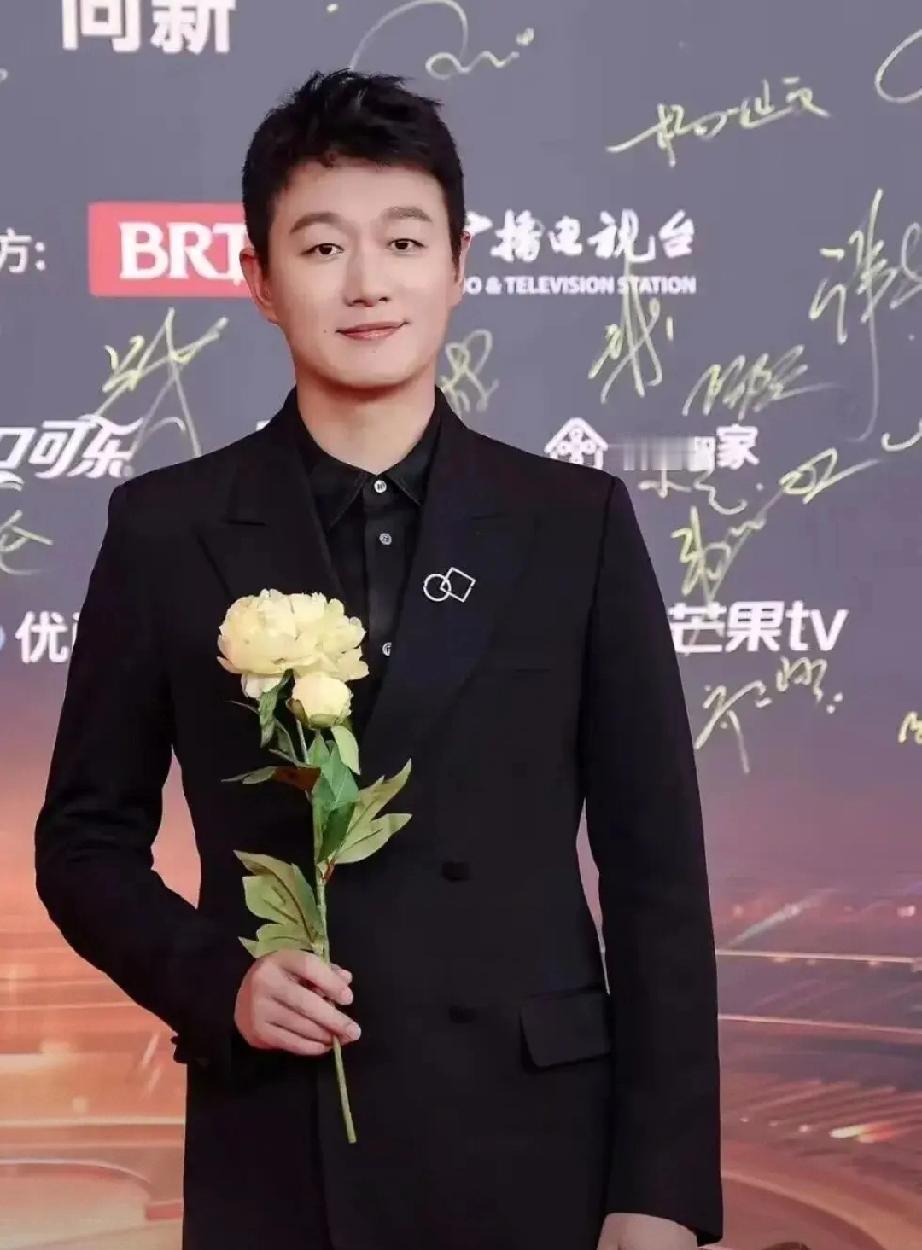 22年零绯闻！力压黄磊不输雷佳音，佟大为才是中年男星天花板