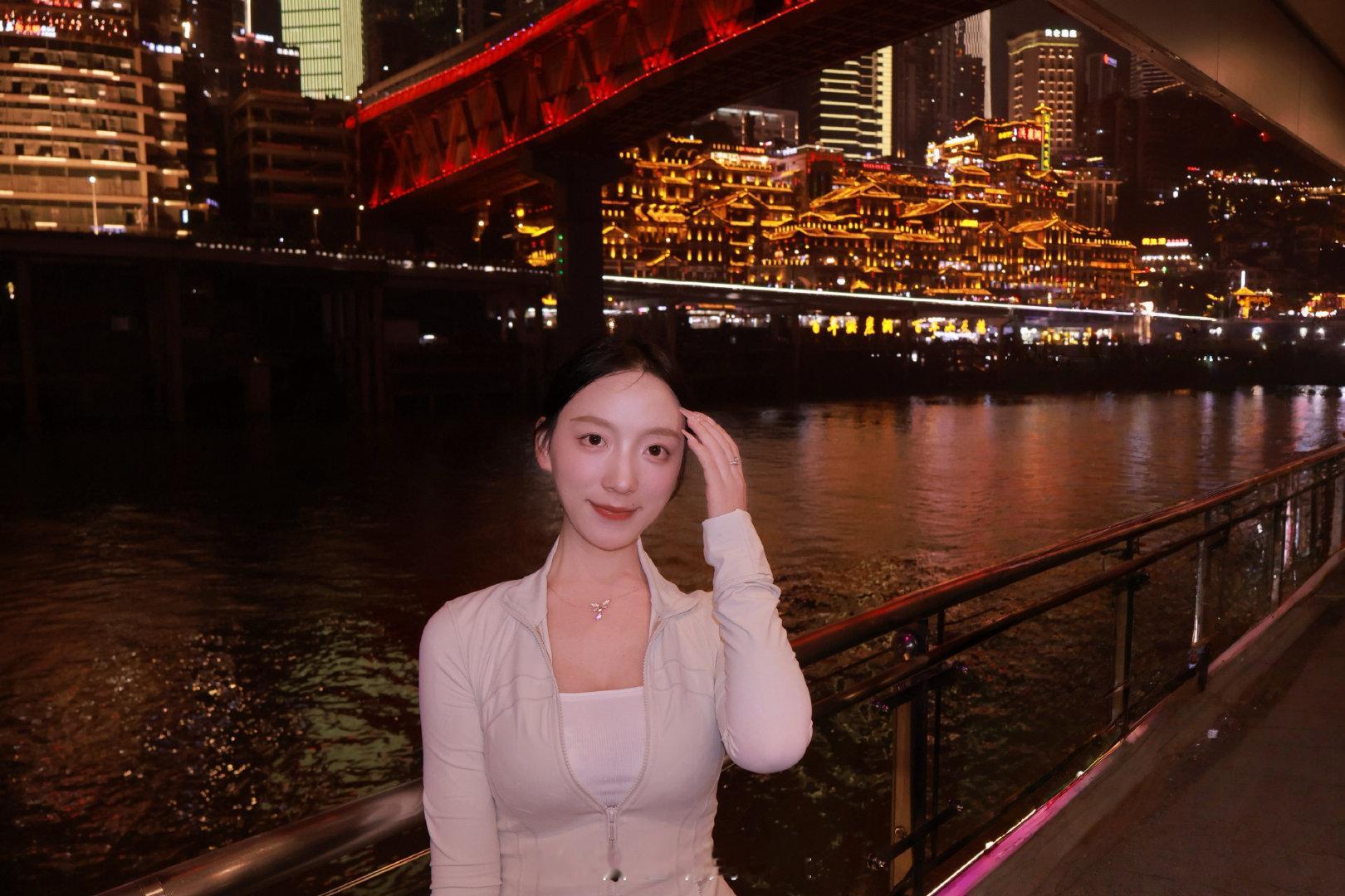 黄色法拉利第二次坐了​