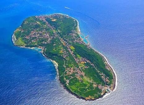 实际上，中国解决美国军售台湾武器的方法很简单：那就是台湾付款，美国发货，大陆收货