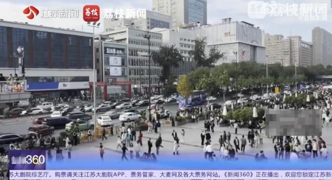 暗访多地私人影院推有偿陪侍私人影院推299元女孩陪侍套餐近日，神秘访客在西安、