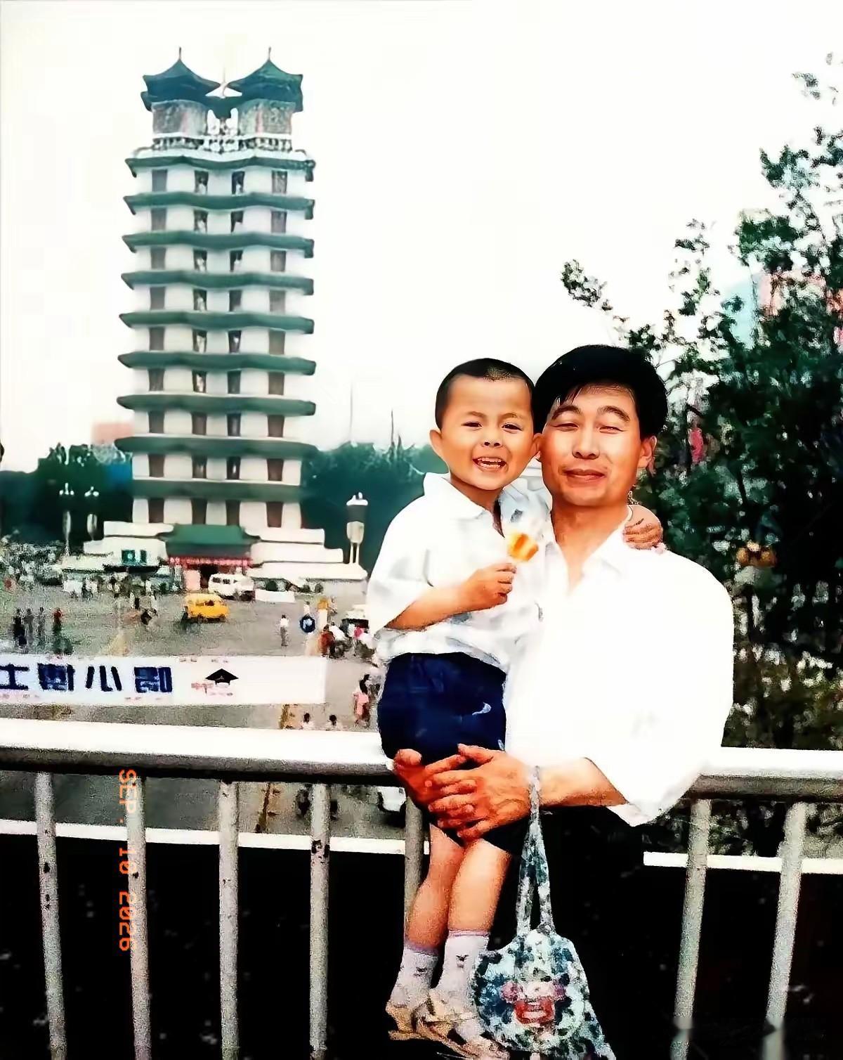郭希宽先生的葬礼，让我知道了什么是“不是亲生，却胜似亲生”。郭先生自从生病之后