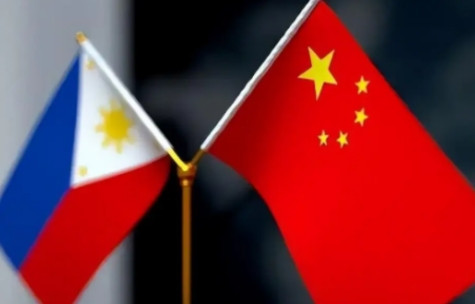菲律宾被西方抛弃了，一再向中国求援？菲律宾这些年跟在美国身后，畏手畏脚的，美