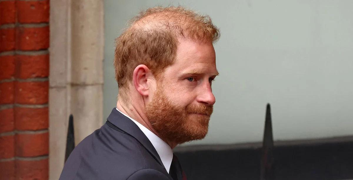 哈里王子又栽了！世纪诽谤案，法庭怒批“证据漏洞百出”！英国王室最近的风波简直比