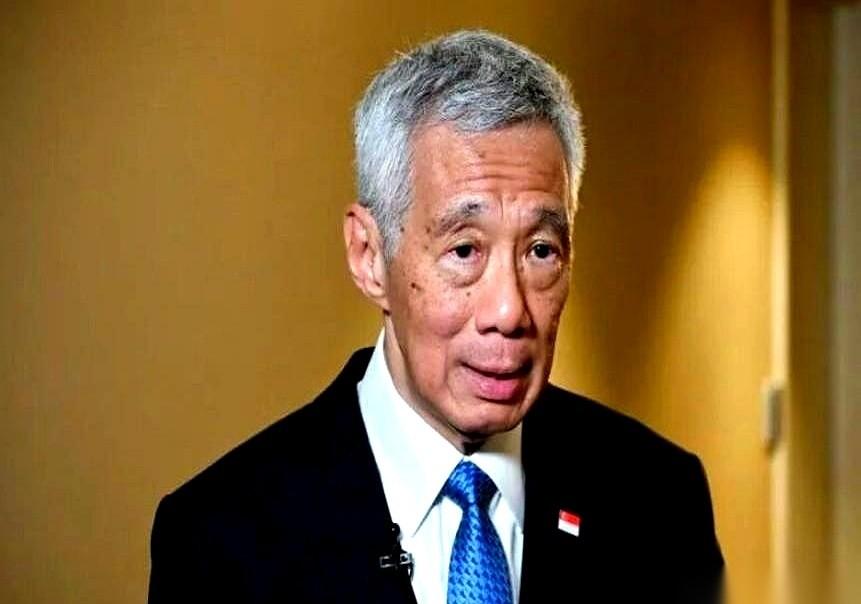 李显龙那句话，听得我后背发凉。他说，如果世界都这么玩，我们这种小国就完蛋了。我一